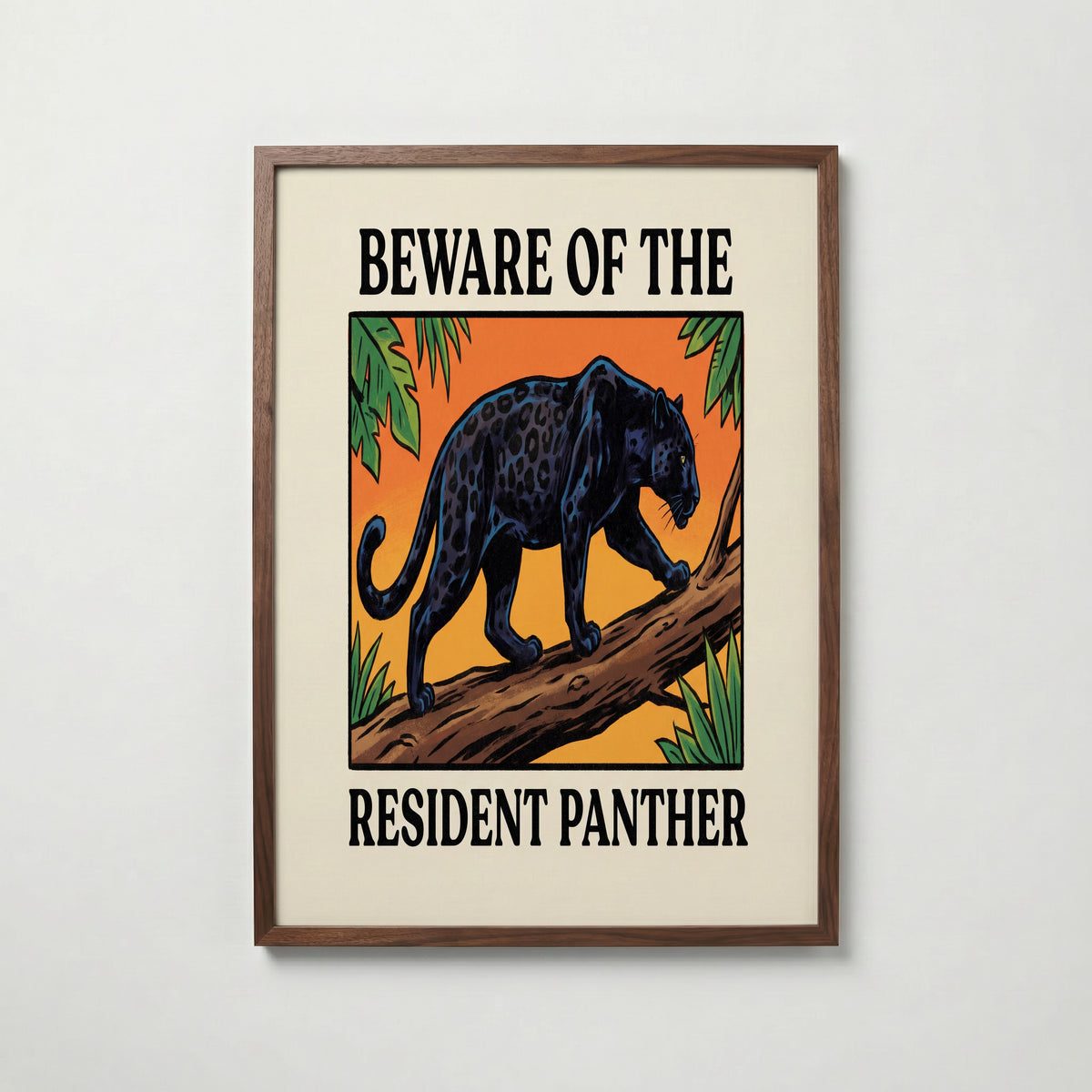 Resident Panther poster i valnötsram, vintageinspirerad panterkonst för väggen