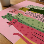 Colorful Cat Lineup Poster på skrivbord - Bozetto