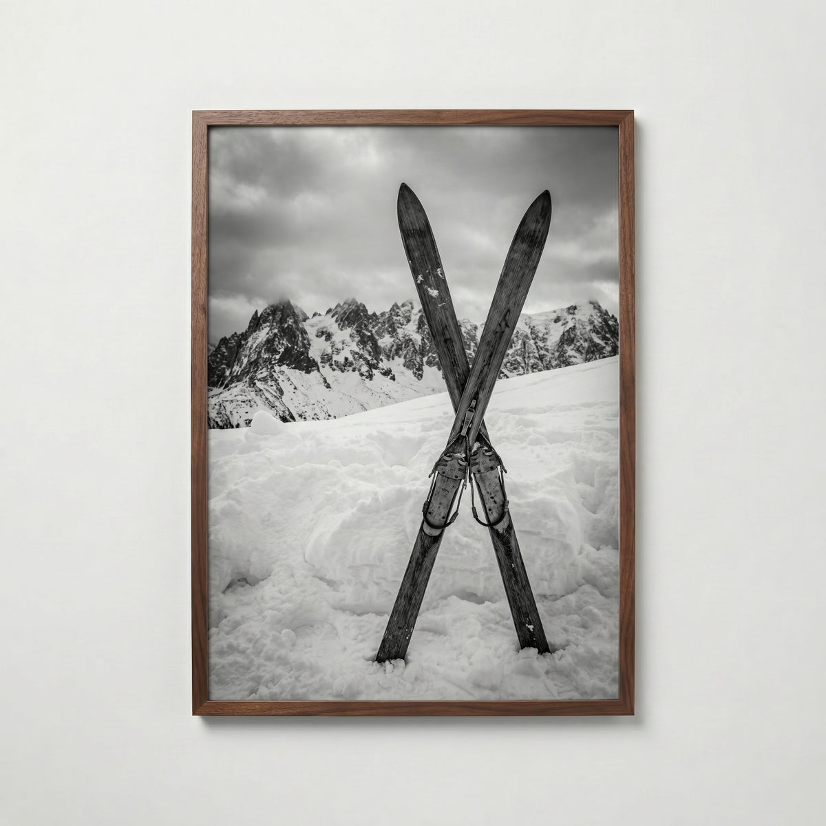 Crossed Skis Poster – valnötsram