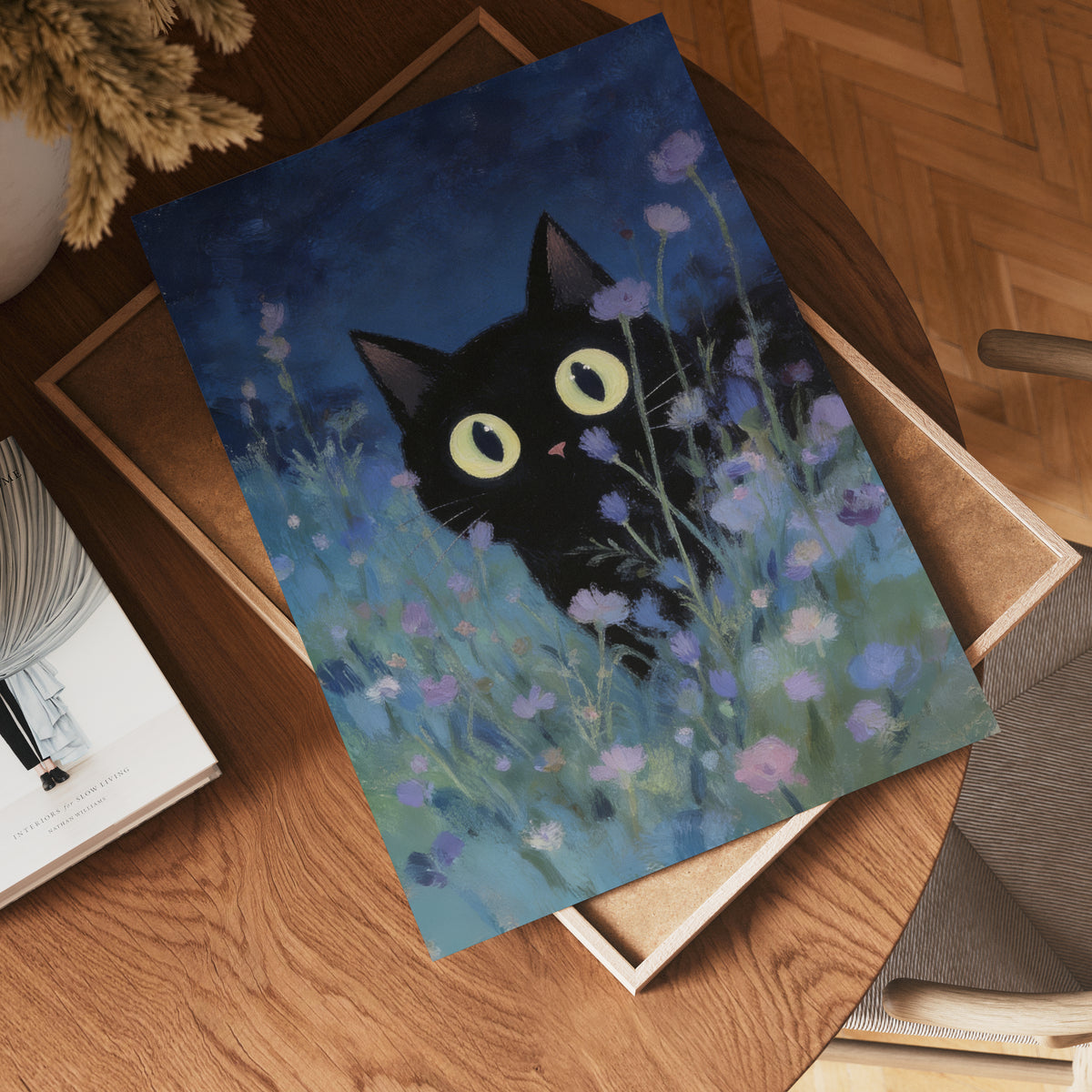 Night Whisper Cat affisch på vit bakgrund – köp enkelt hos Bozetto i hög kvalitet