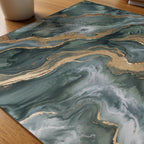 Emerald & Gold Poster – närbild på papper