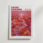 Mockup av Yayoi Kusama Crimson Flower affisch på vägg – köp enkelt hos Bozetto i hög kvalitet