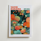 Mockup av Yayoi Kusama Floating Orbs affisch på vägg – köp enkelt hos Bozetto i hög kvalitet
