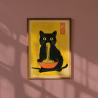 Black Cat Eats Noodle poster på vägg i hemmiljö – Bozetto