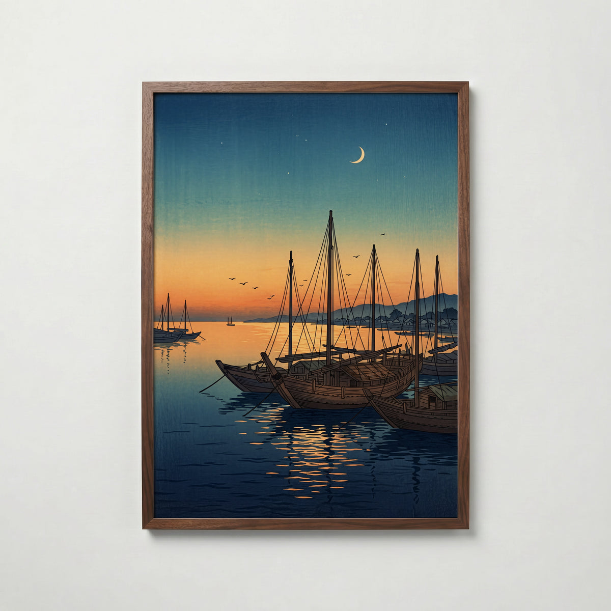 Twilight Harbour i valnötsram, japanskt träsnitt med båtar, poster från Bozetto